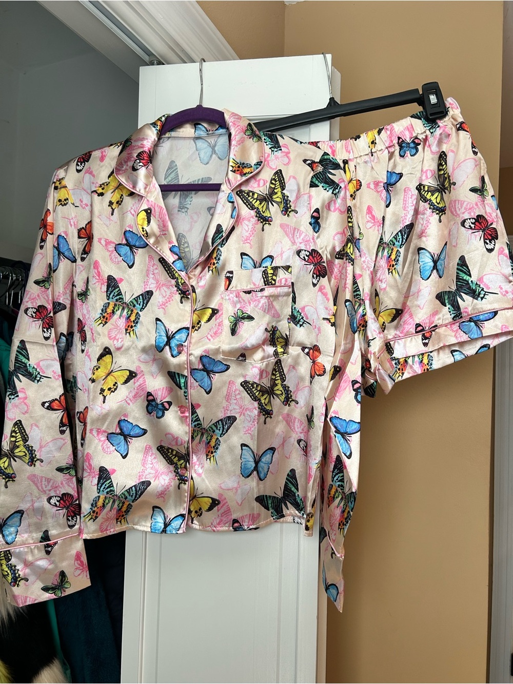 Boohoo Butterfly Satin Pajama Top and Shorts Set | Cream and Pink | Size 6